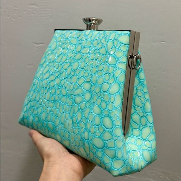 Genuine Leather Cobblestone Embossed Handmade Push Lock Boxy Bag/Multi Use Style - Picture 6 of 16